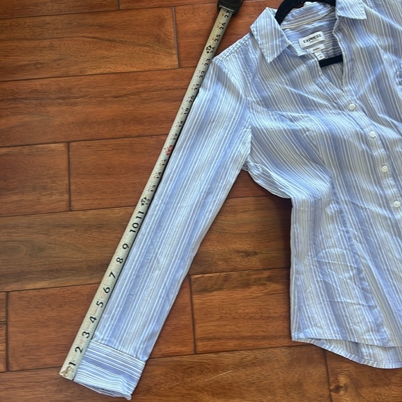 Express Essential Original V-Neck Button Down Size Small Petite - Picture 7 of 7